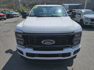 2023 Ford Super Duty F-350 SRW XL 4WD Crew Cab 6.75' Box