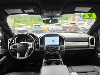 2022 Ford Super Duty F-350 SRW LARIAT 4WD Crew Cab 6.75' Box