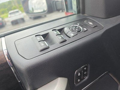 2022 Ford Super Duty F-350 SRW LARIAT 4WD Crew Cab 6.75' Box