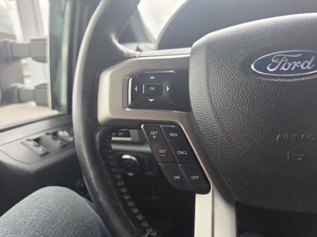 2022 Ford Super Duty F-350 SRW LARIAT 4WD Crew Cab 6.75' Box
