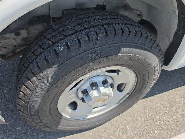 2024 Chevrolet Express Passenger 3500 Extended Wheelbase Rear-Wheel Drive 1LS