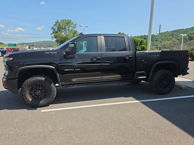 2025 Chevrolet Silverado 2500 HD Crew Cab Standard Box 4-Wheel Drive ZR2
