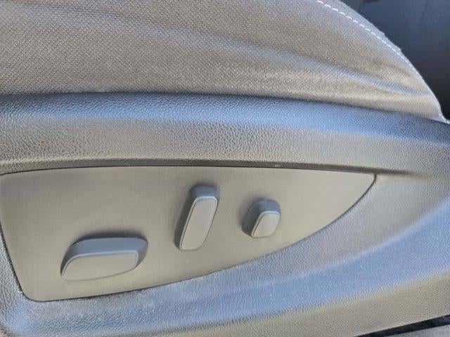 2015 Chevrolet Silverado 1500 Crew Cab Short Box 4-Wheel Drive LT Z71