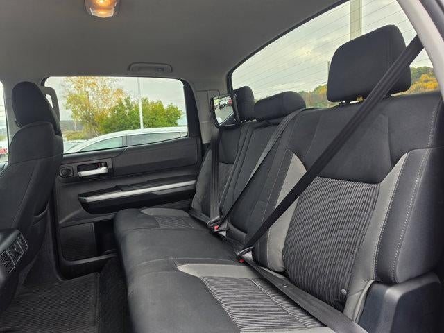 2017 Toyota Tundra 4WD 4WD SR5 CrewMax 5.5' Bed 5.7L (SE)