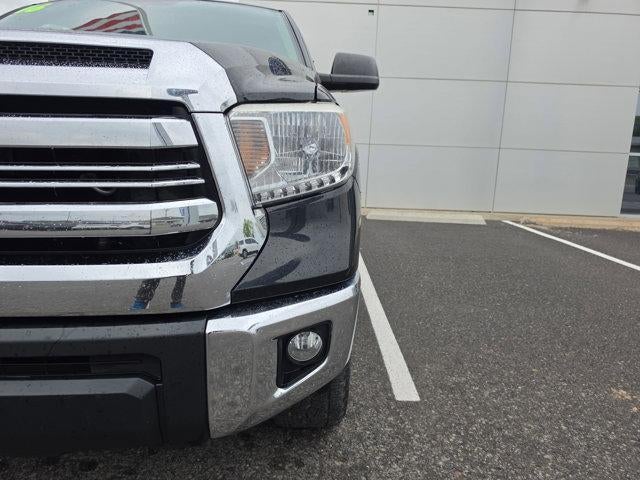 2016 Toyota Tundra 4WD Truck 4WD CrewMax Short Bed 5.7L SR5 (SE)