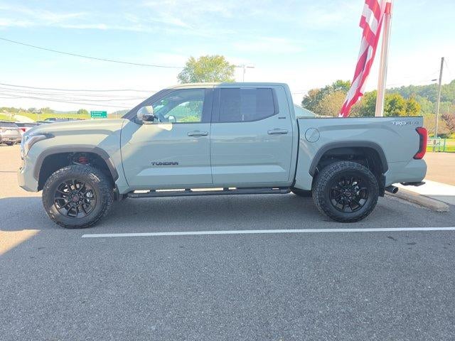 2023 Toyota Tundra 4WD 4WD SR5 CrewMax 5.5' Bed (SE)