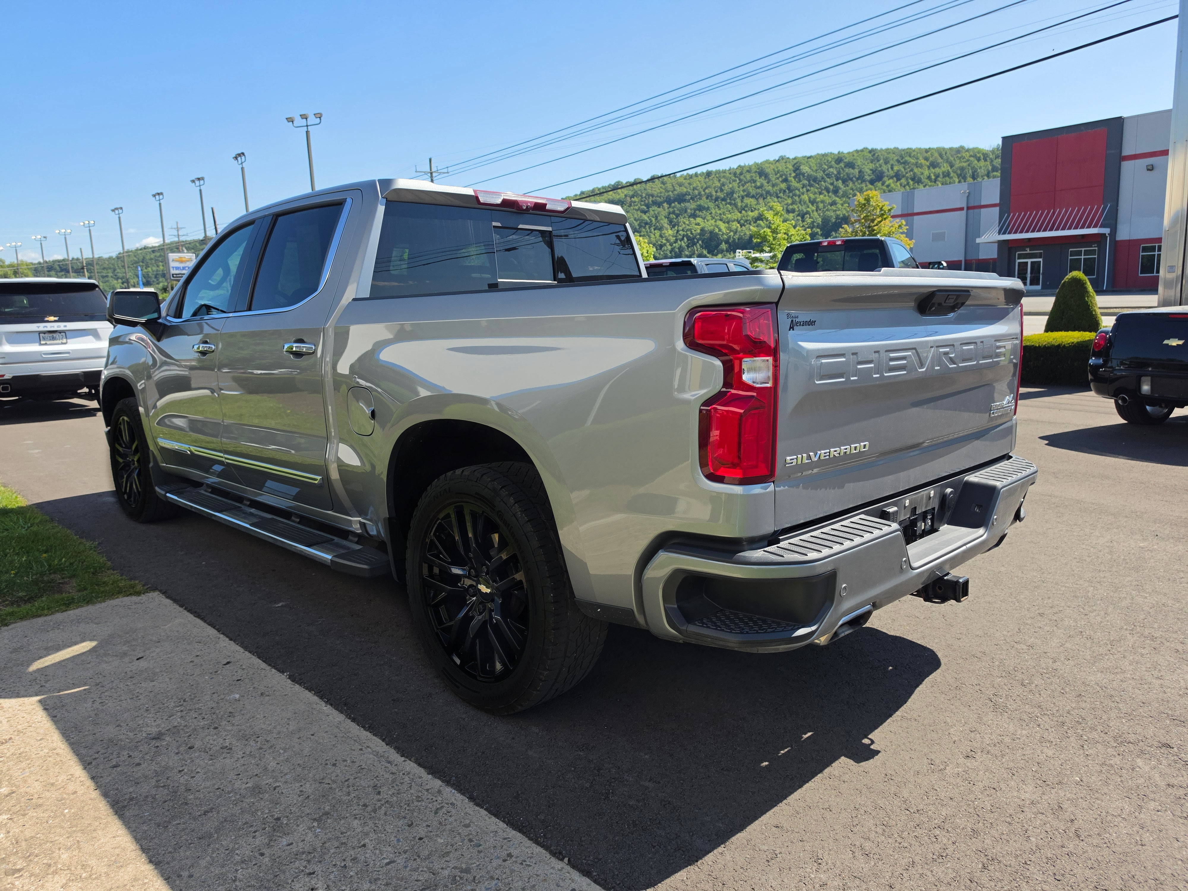 2023 Chevrolet Silverado 1500 High Country
