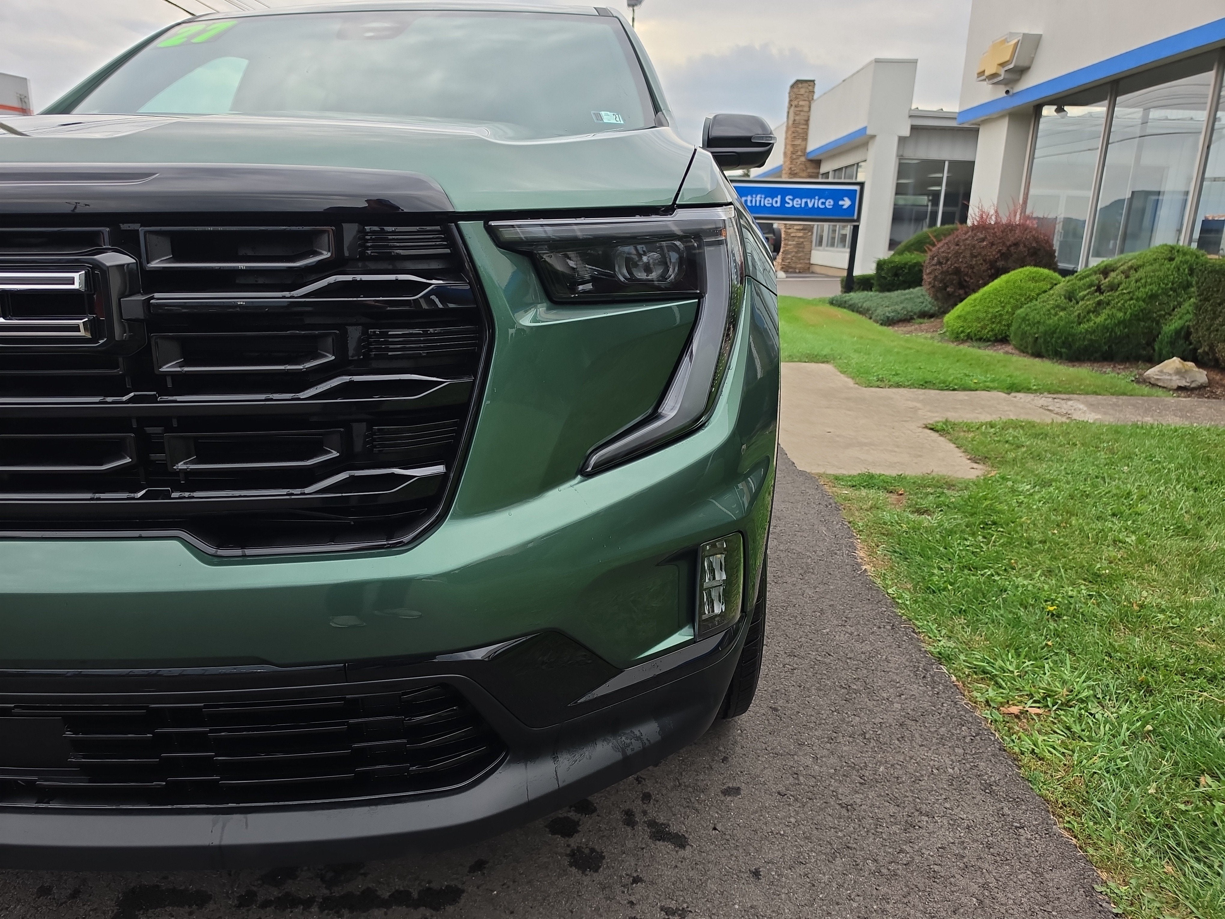 2027 GMC Acadia Elevation