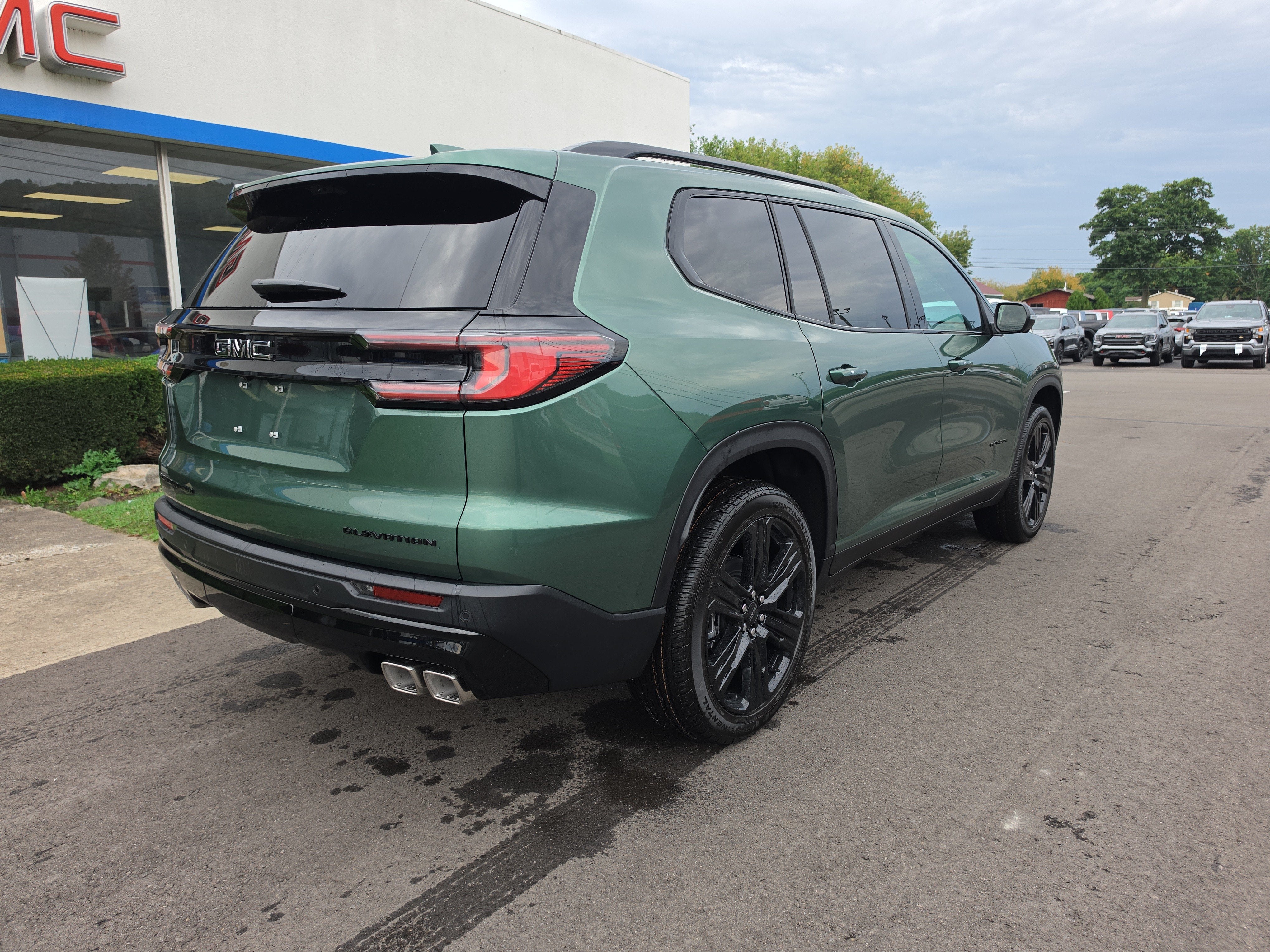 2027 GMC Acadia Elevation
