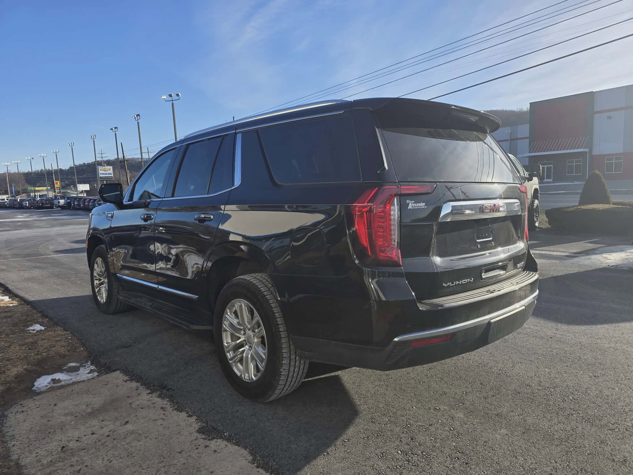 2024 GMC Yukon SLT