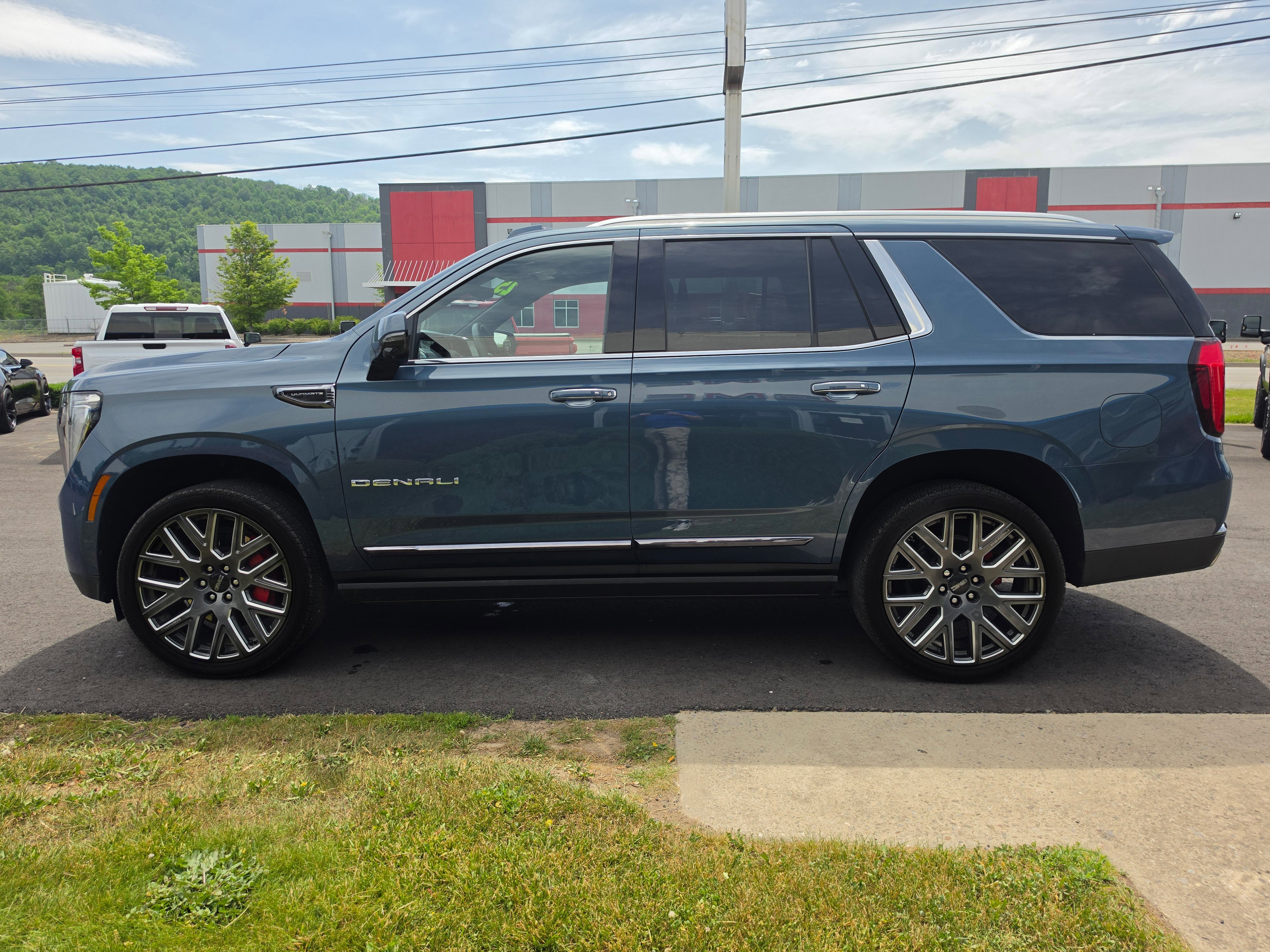 2025 GMC Yukon Denali Ultimate