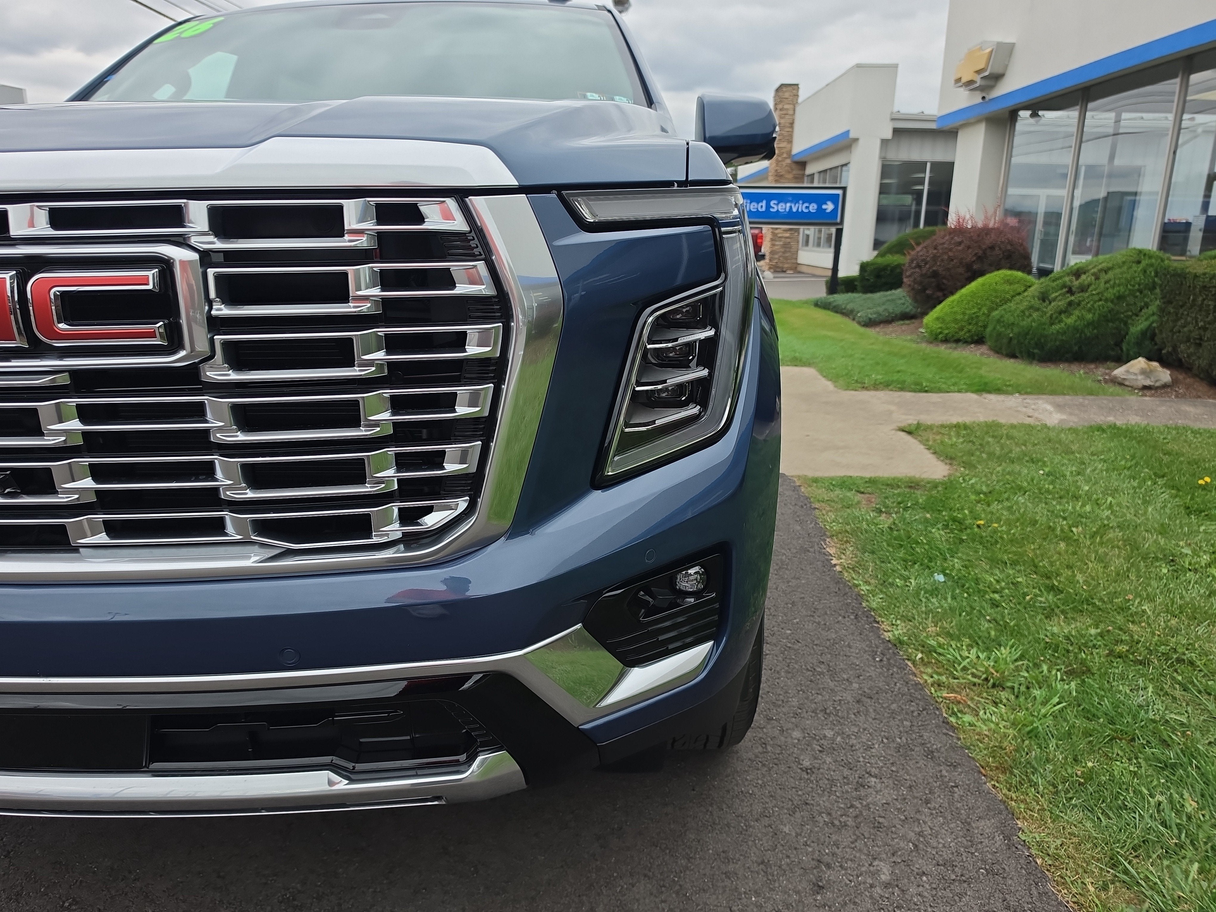 2026 GMC Yukon XL Denali - Photo 10