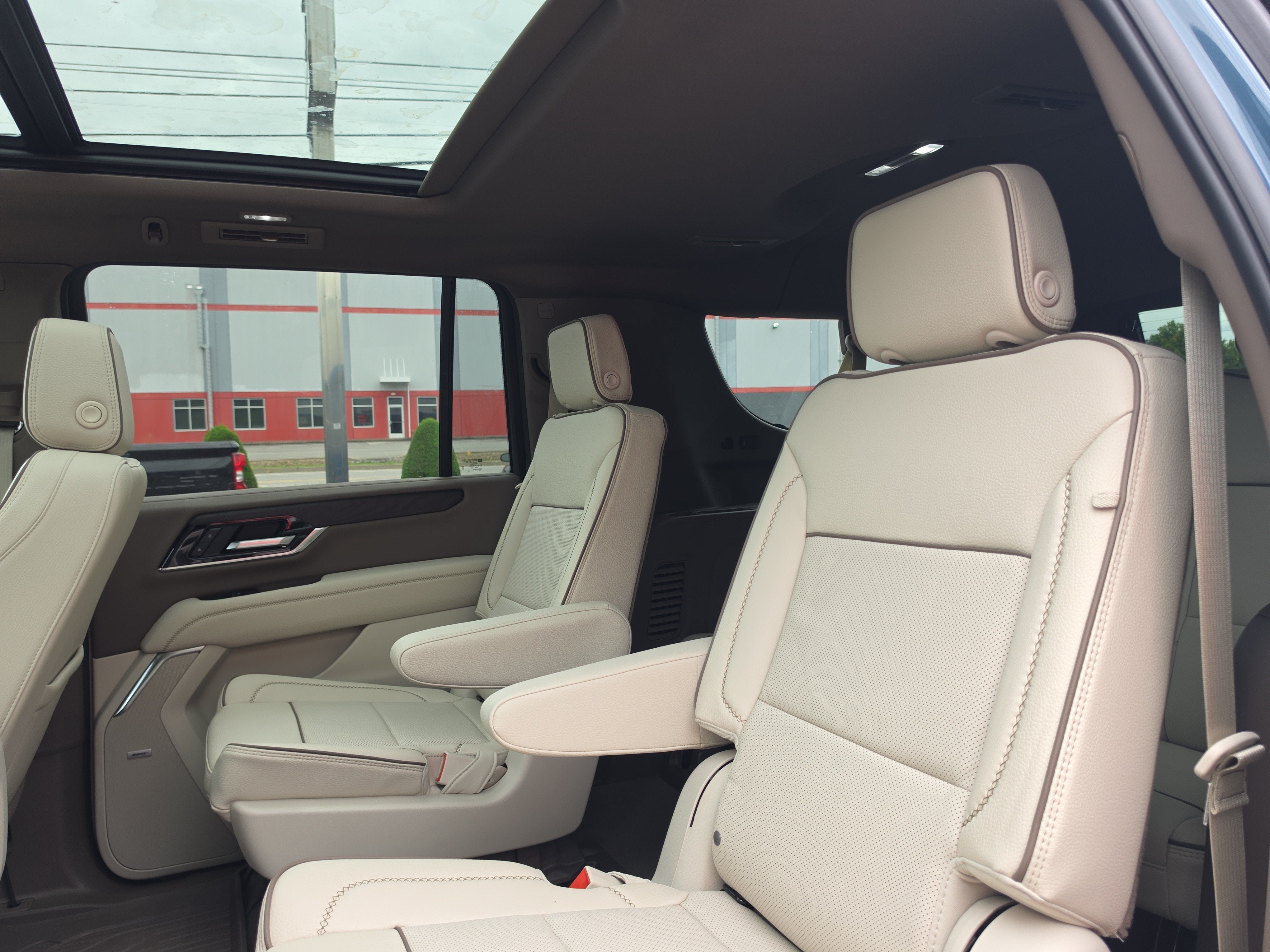 2026 GMC Yukon XL Denali - Photo 14