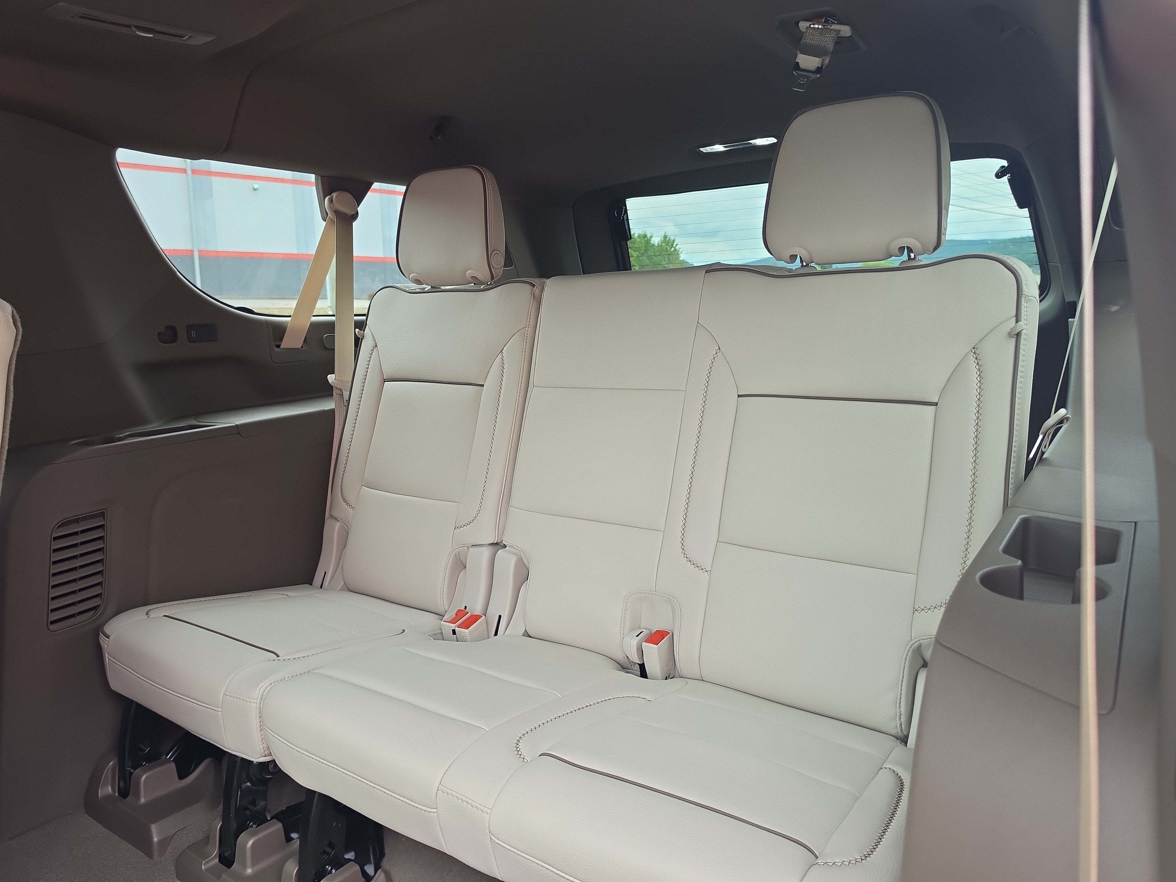 2026 GMC Yukon XL Denali - Photo 15