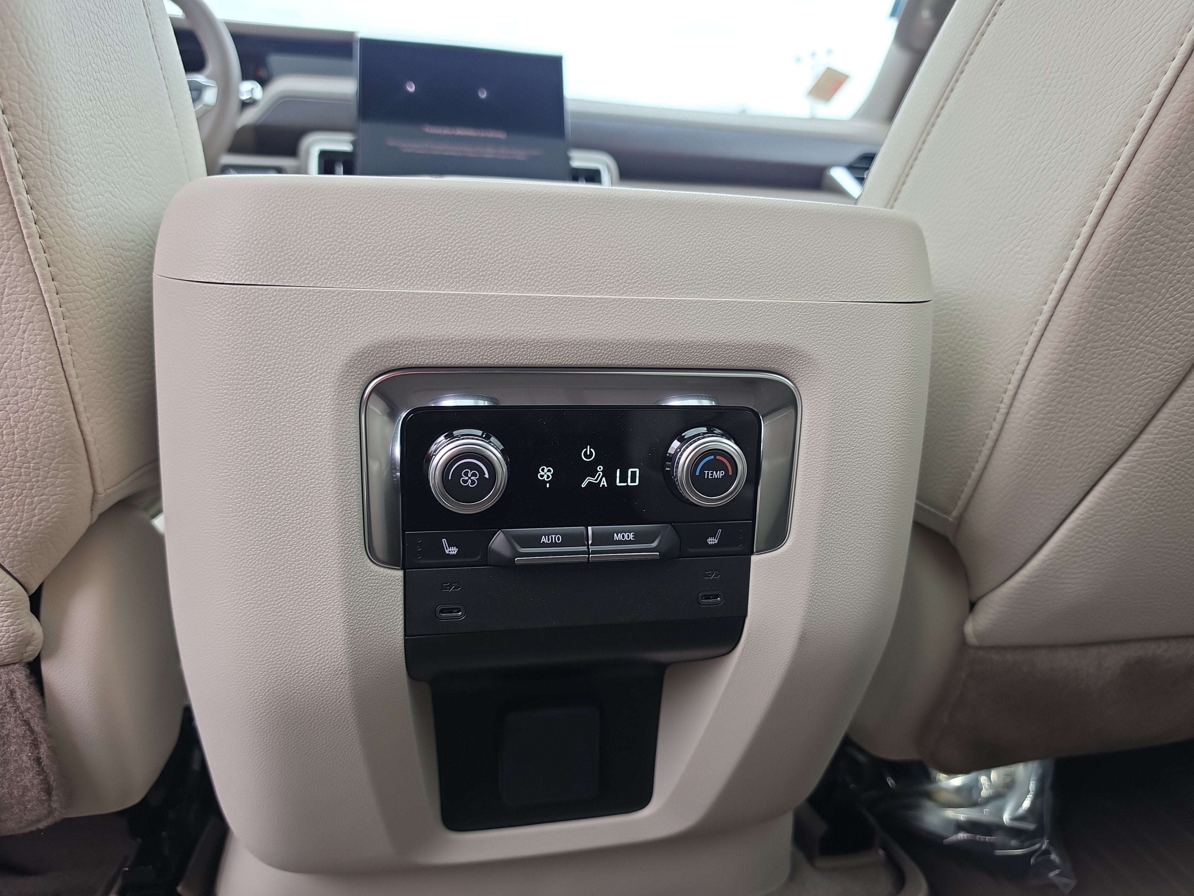 2026 GMC Yukon XL Denali - Photo 17