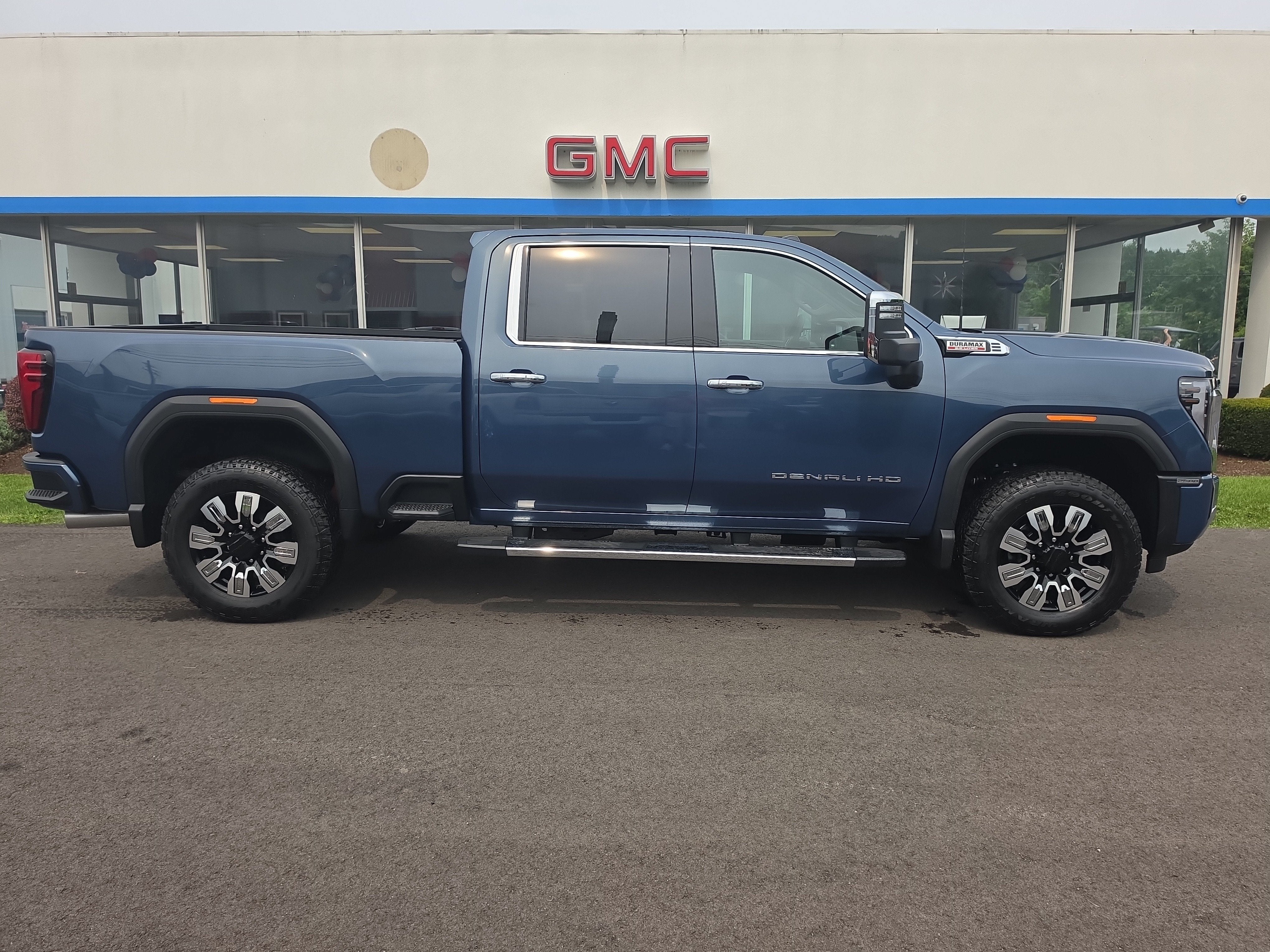 2026 GMC Sierra 2500HD Denali - Photo 2