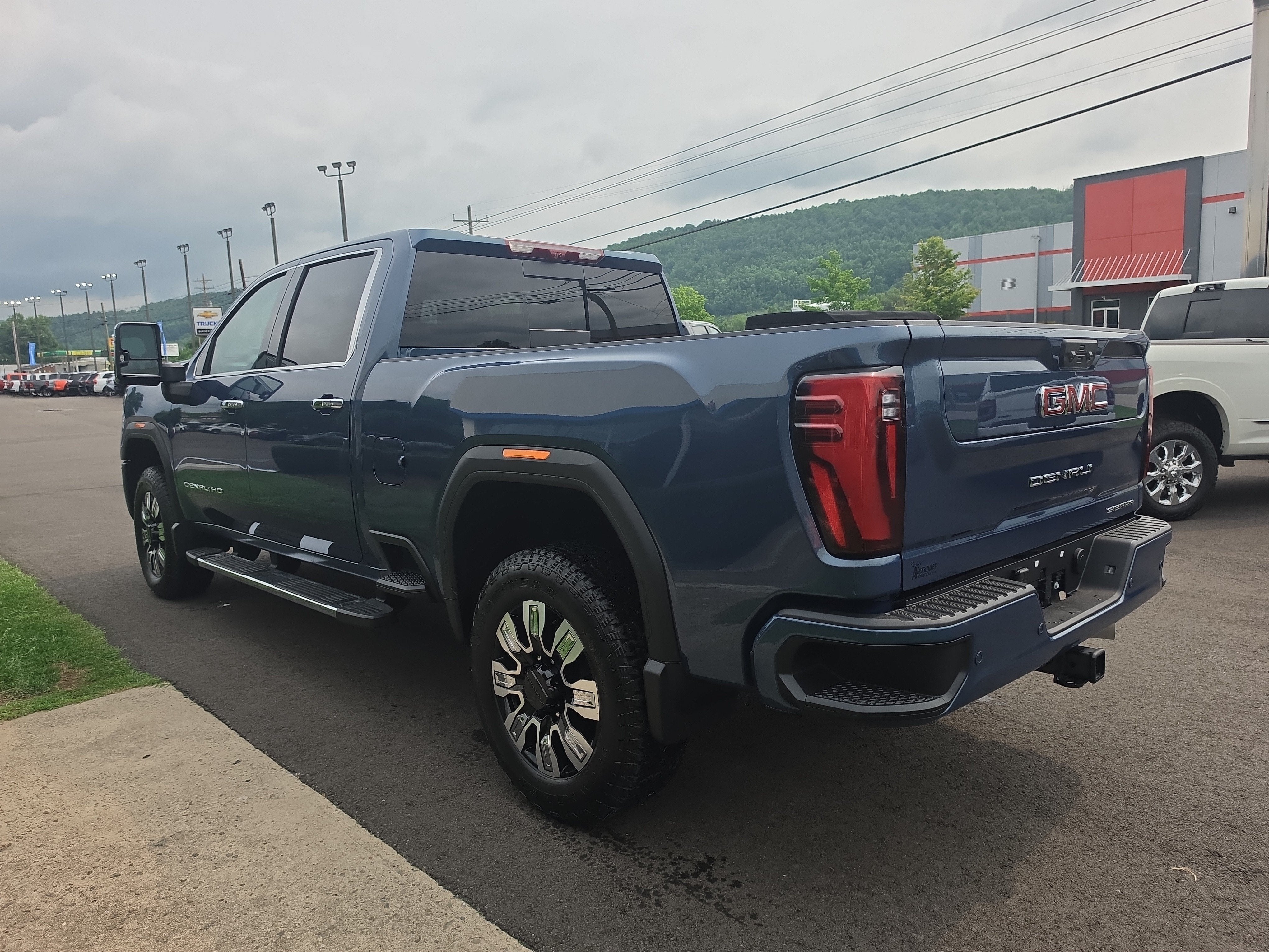 2026 GMC Sierra 2500HD Denali - Photo 6