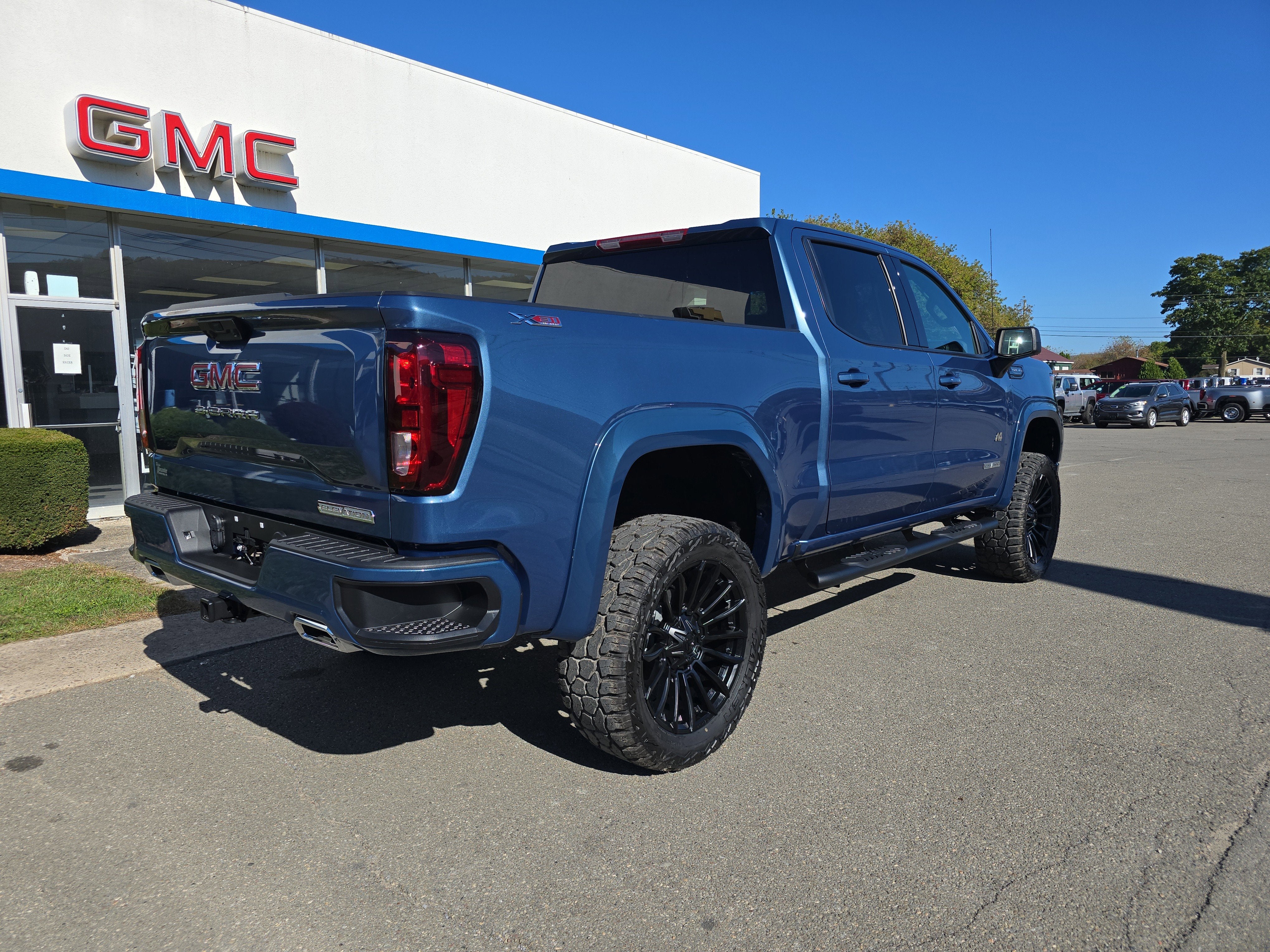 2025 GMC Sierra 1500 Elevation