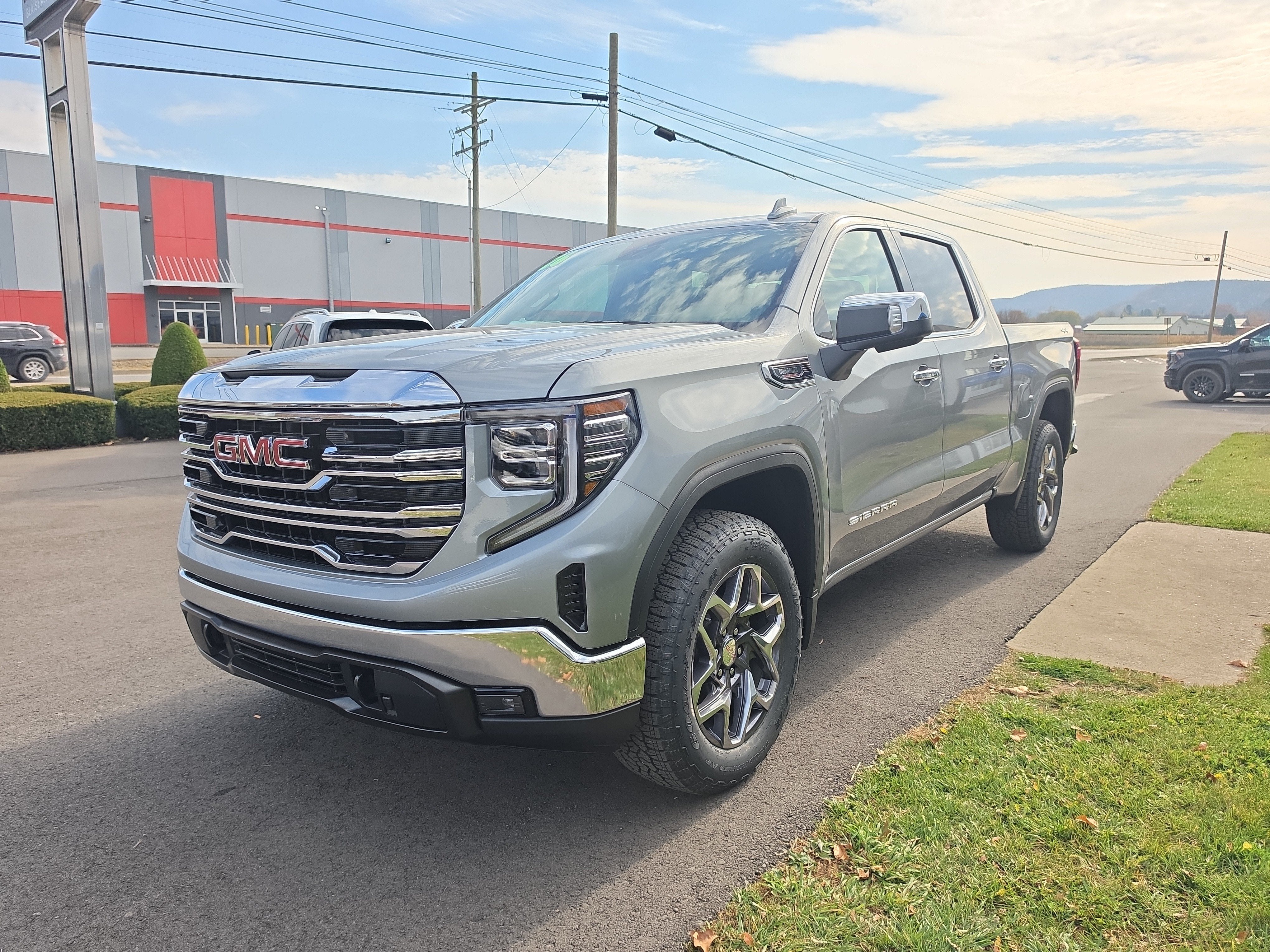 2026 GMC Sierra 1500 SLT