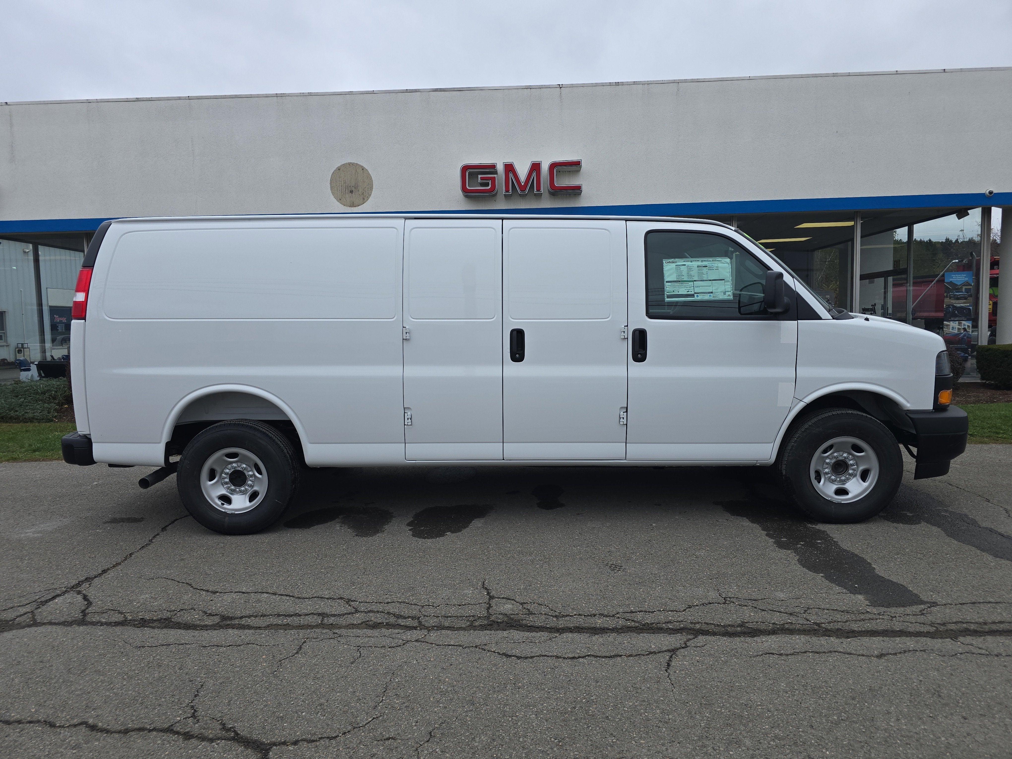2025 GMC Savana Cargo Work Van