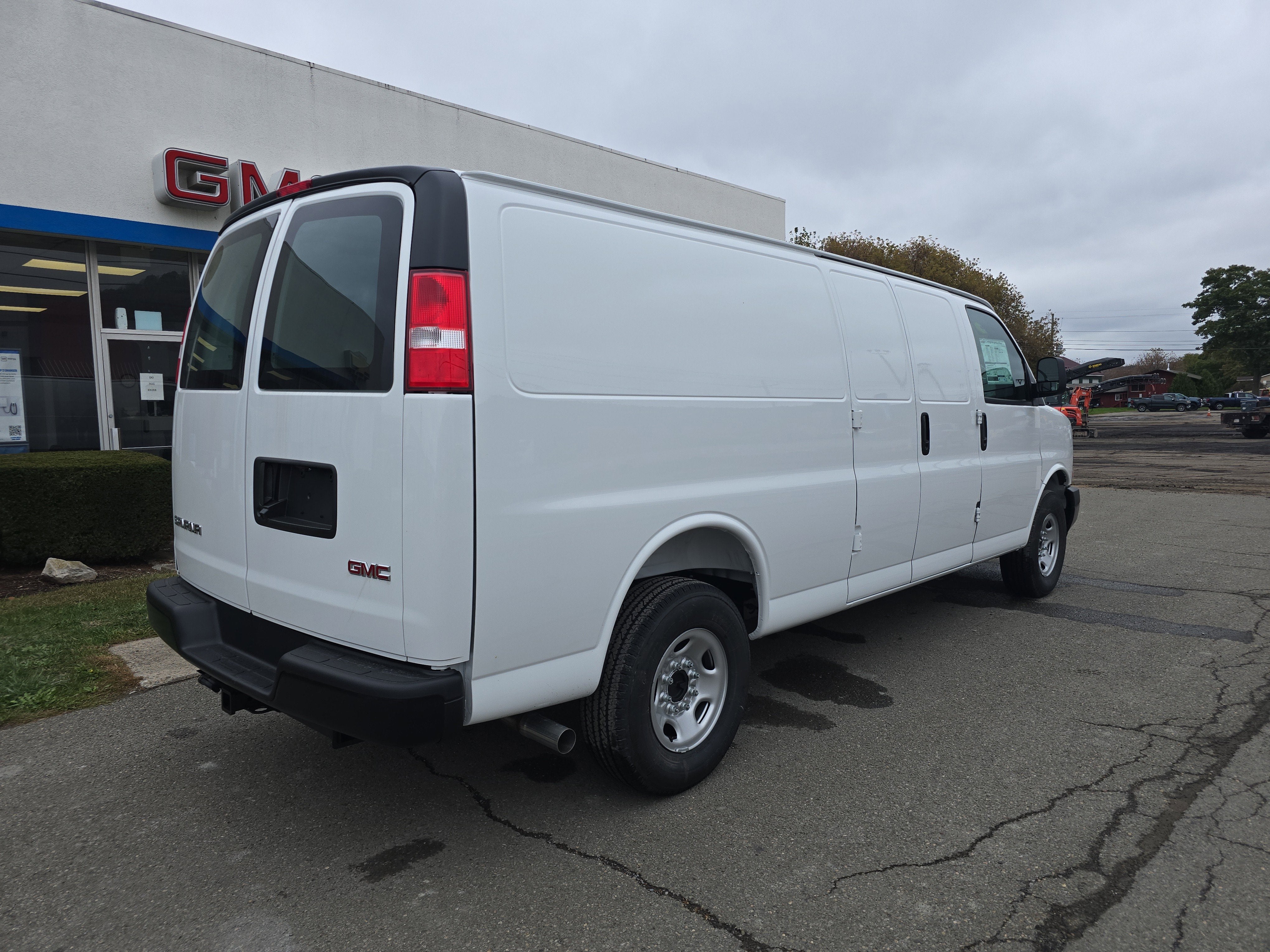 2025 GMC Savana Cargo Work Van