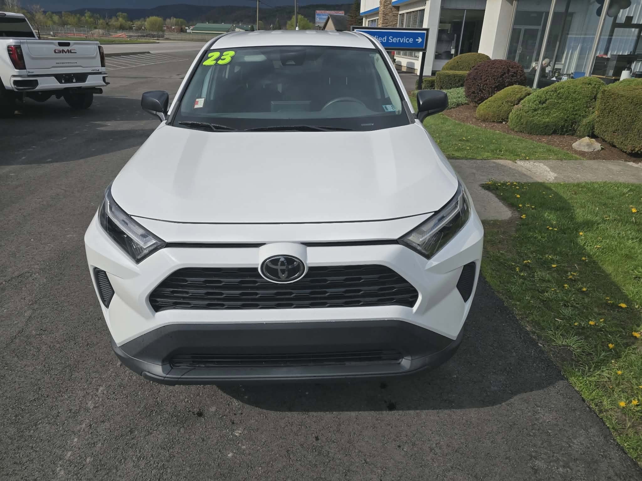 2023 Toyota RAV4 LE