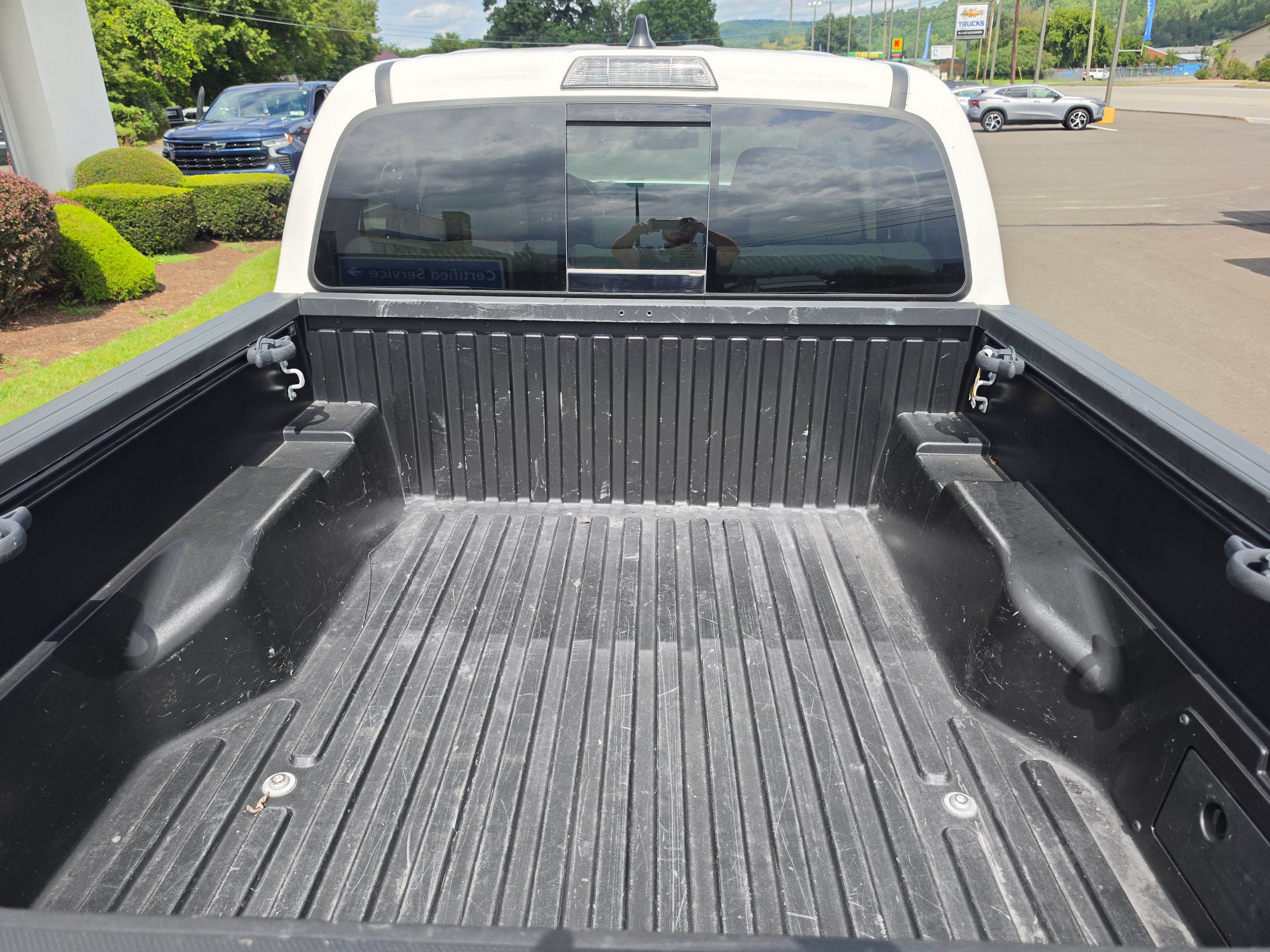 2022 Toyota Tacoma 4WD SR