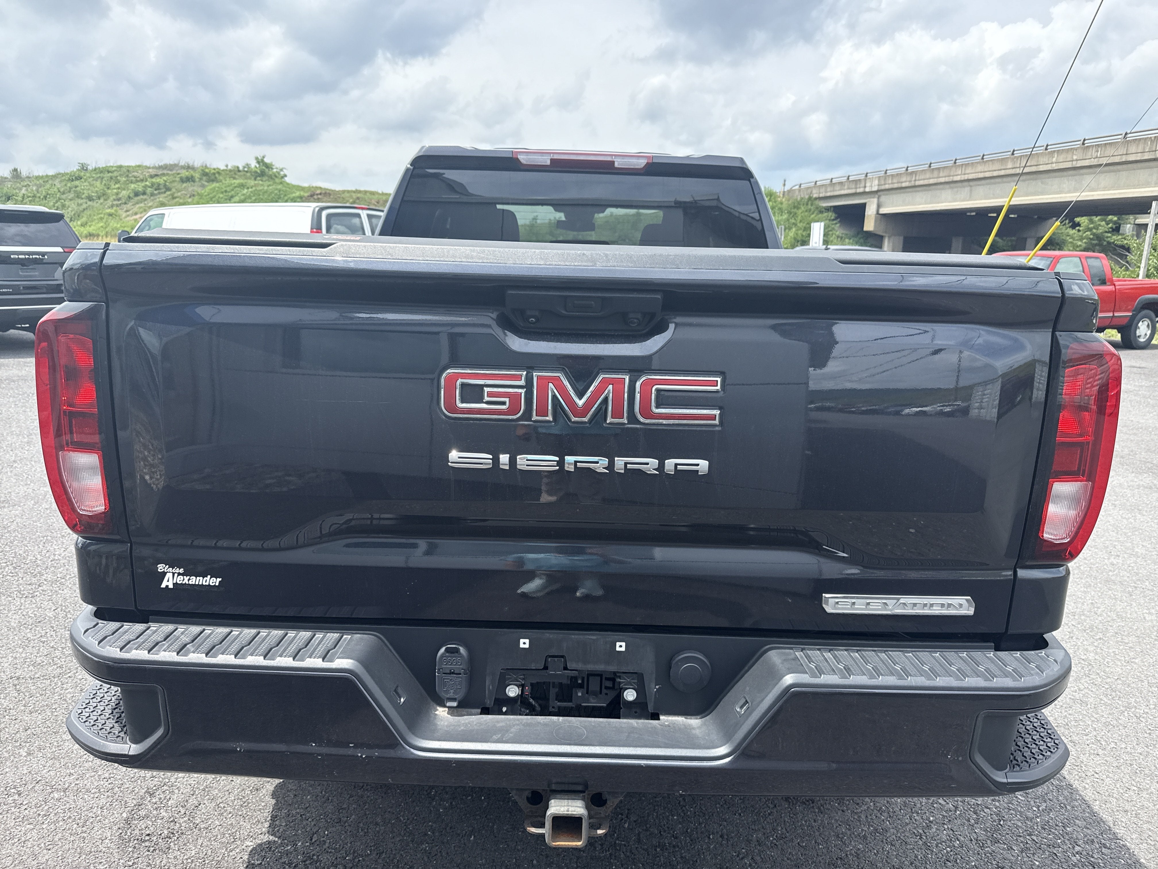 2023 GMC Sierra 1500 Elevation