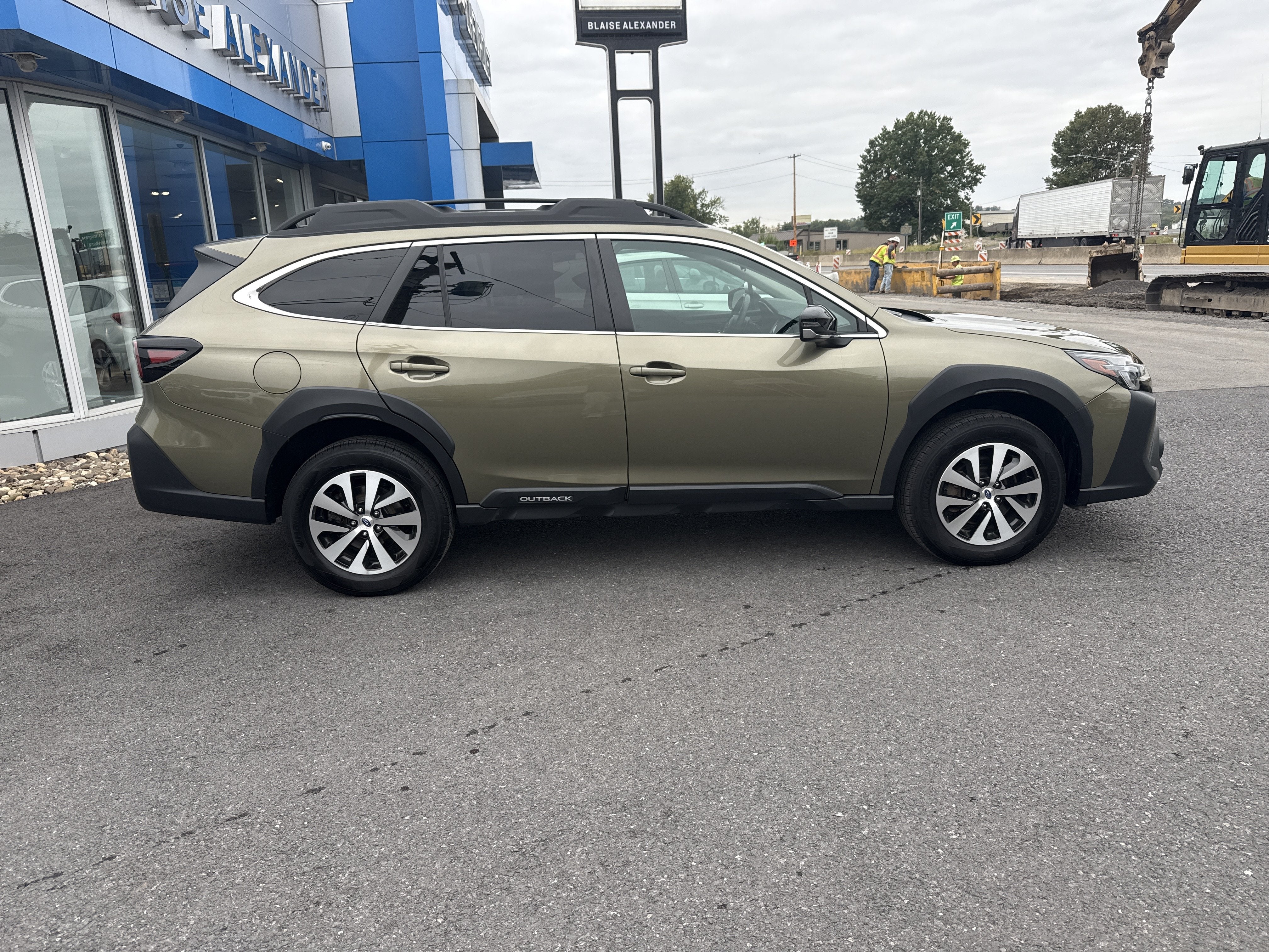 2025 Subaru Outback Premium