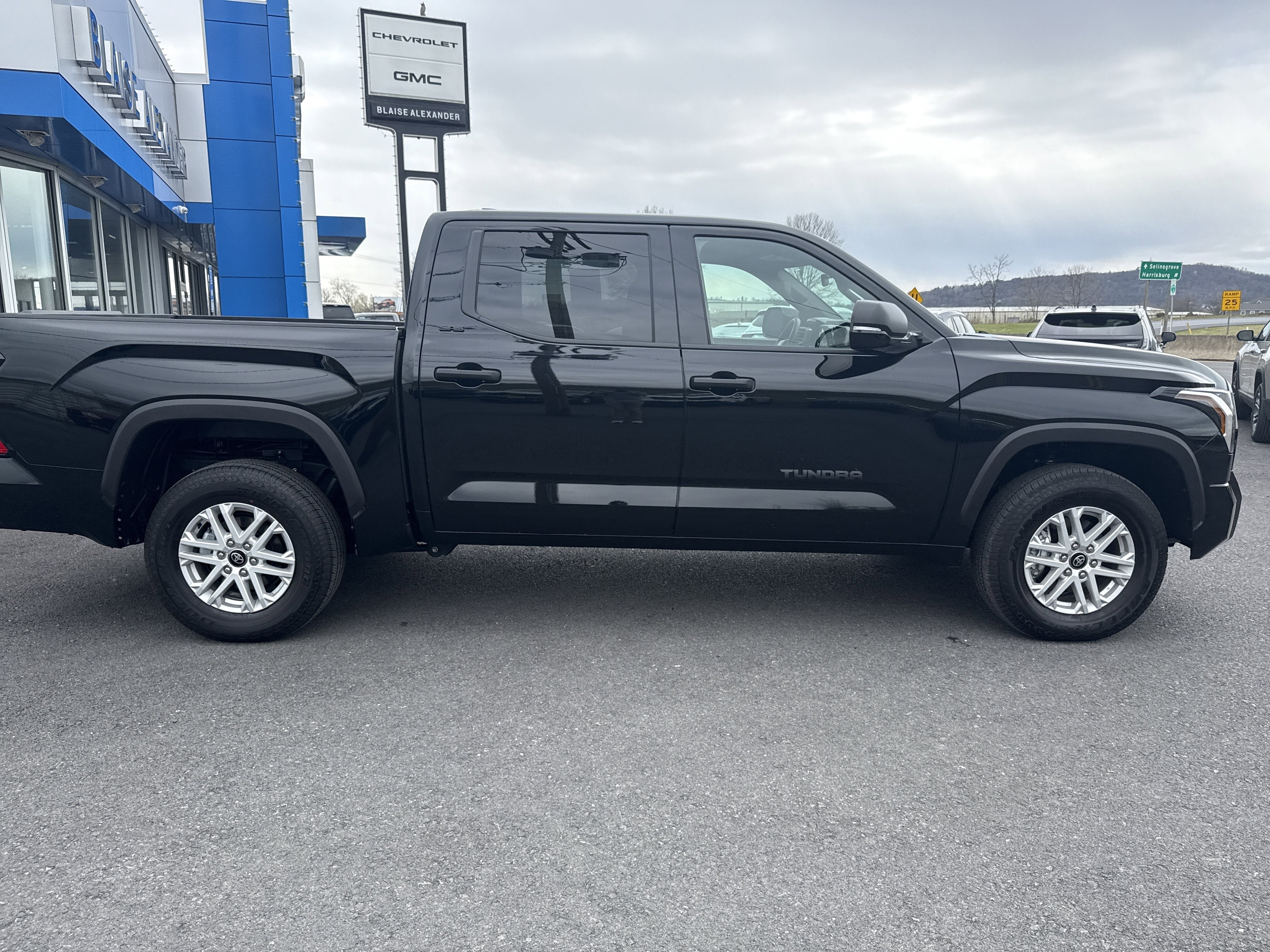 2025 Toyota Tundra 4WD SR