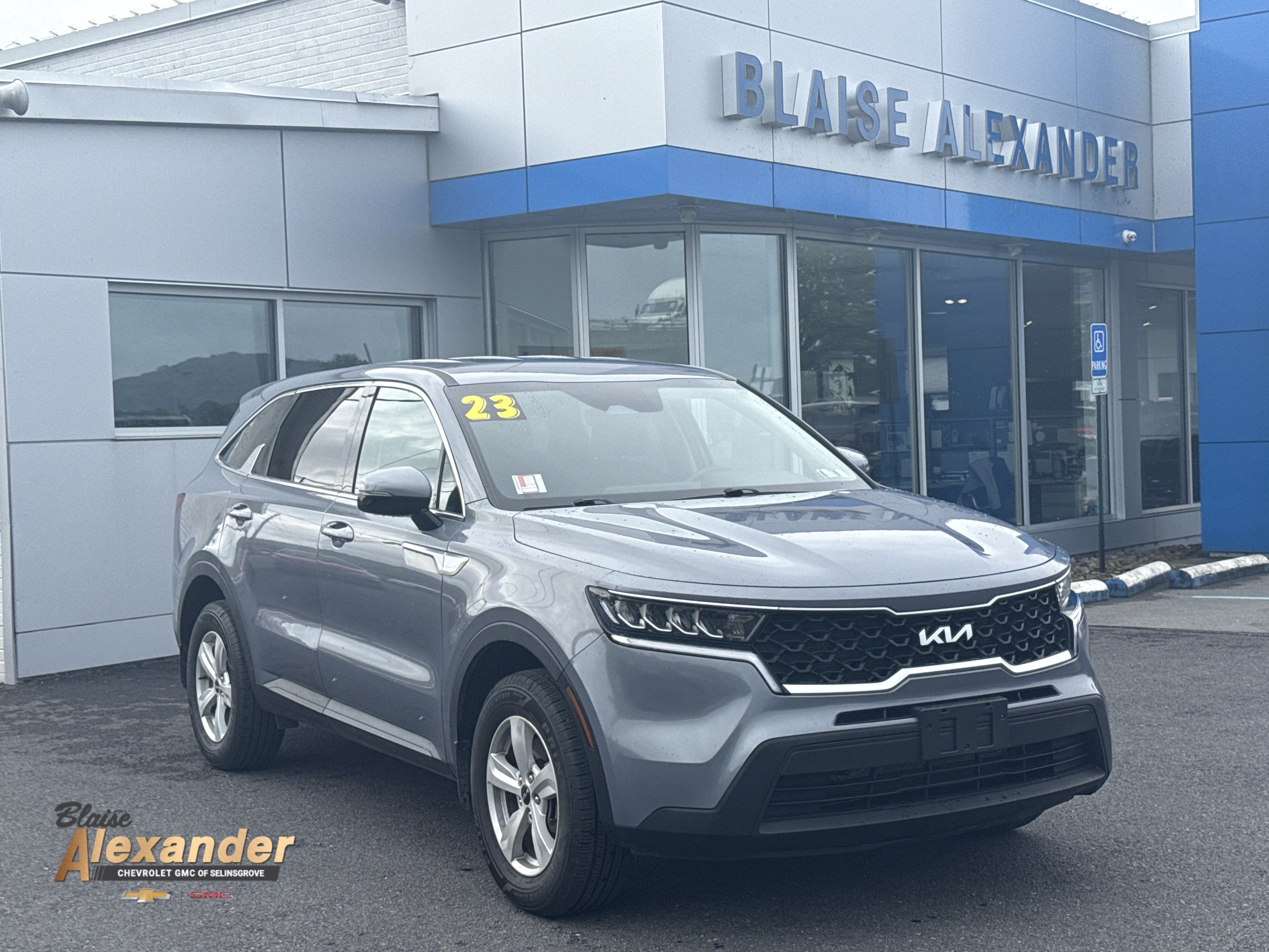 2023 Kia Sorento LX