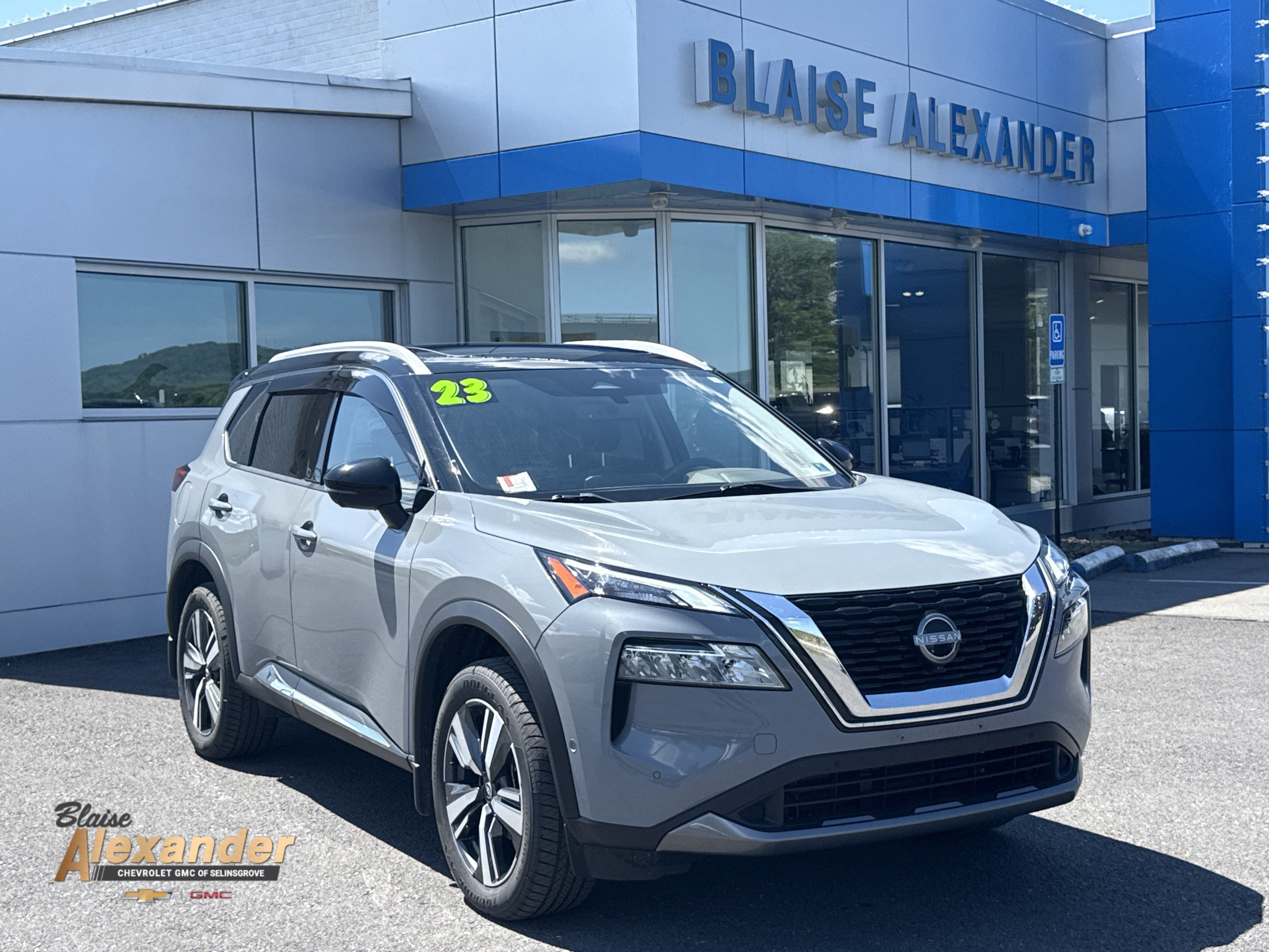 2023 Nissan Rogue SL