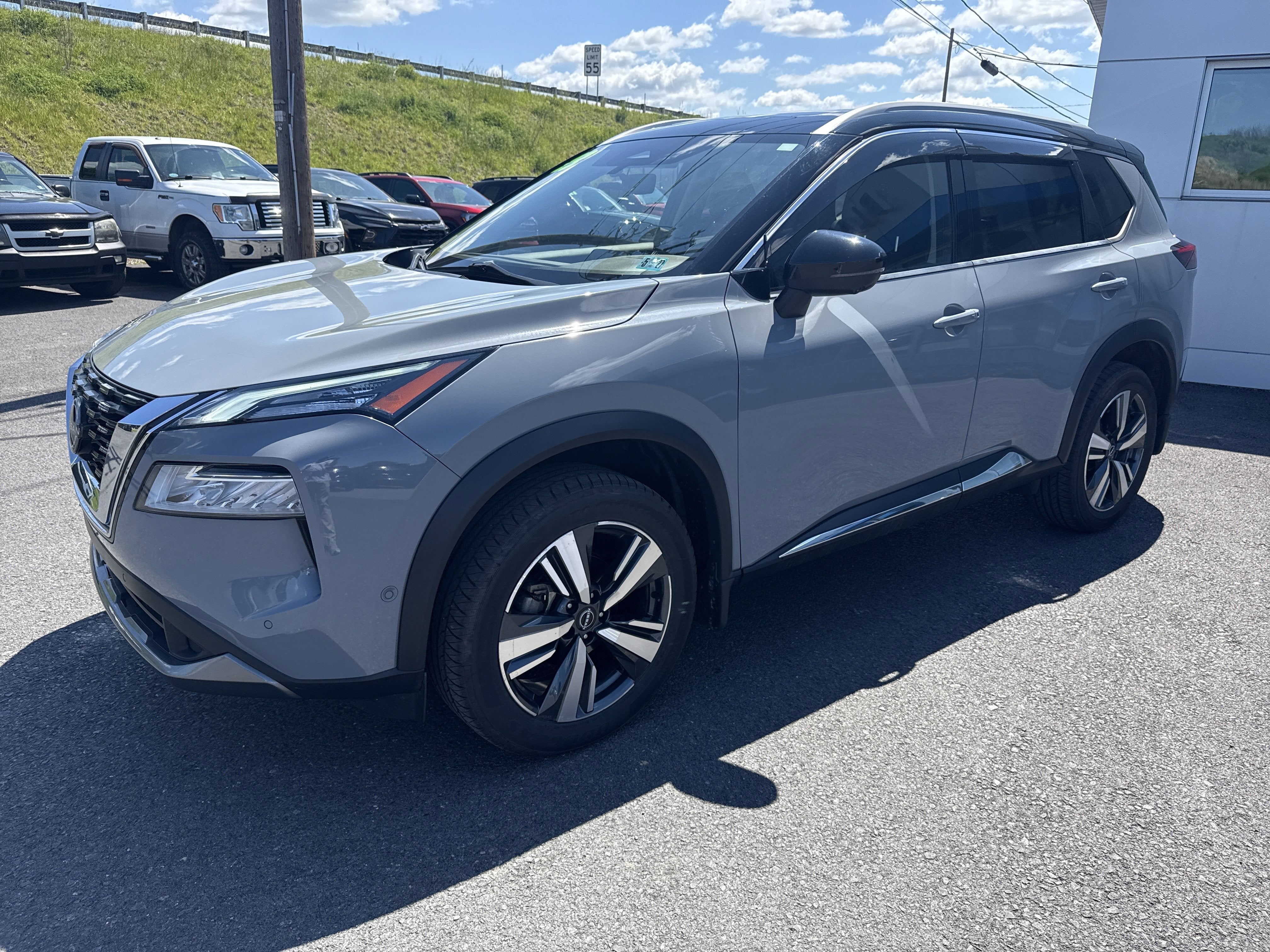2023 Nissan Rogue SL